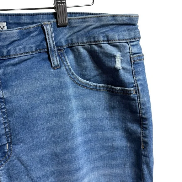 Ava & VV High Rise Skinny Jeans Medium Wash Distressed Blue Denim Size 20 #774 - Picture 7 of 8